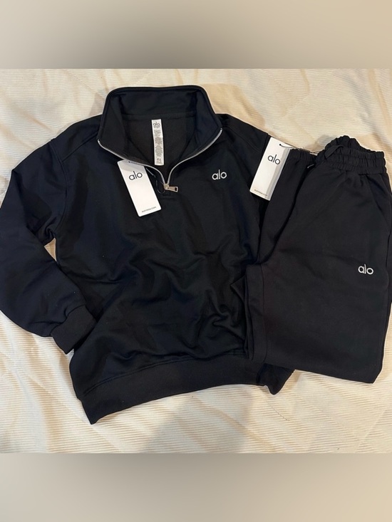 ALO Yoga Other - ALO Yoga Men’s Black Half-Zip up set